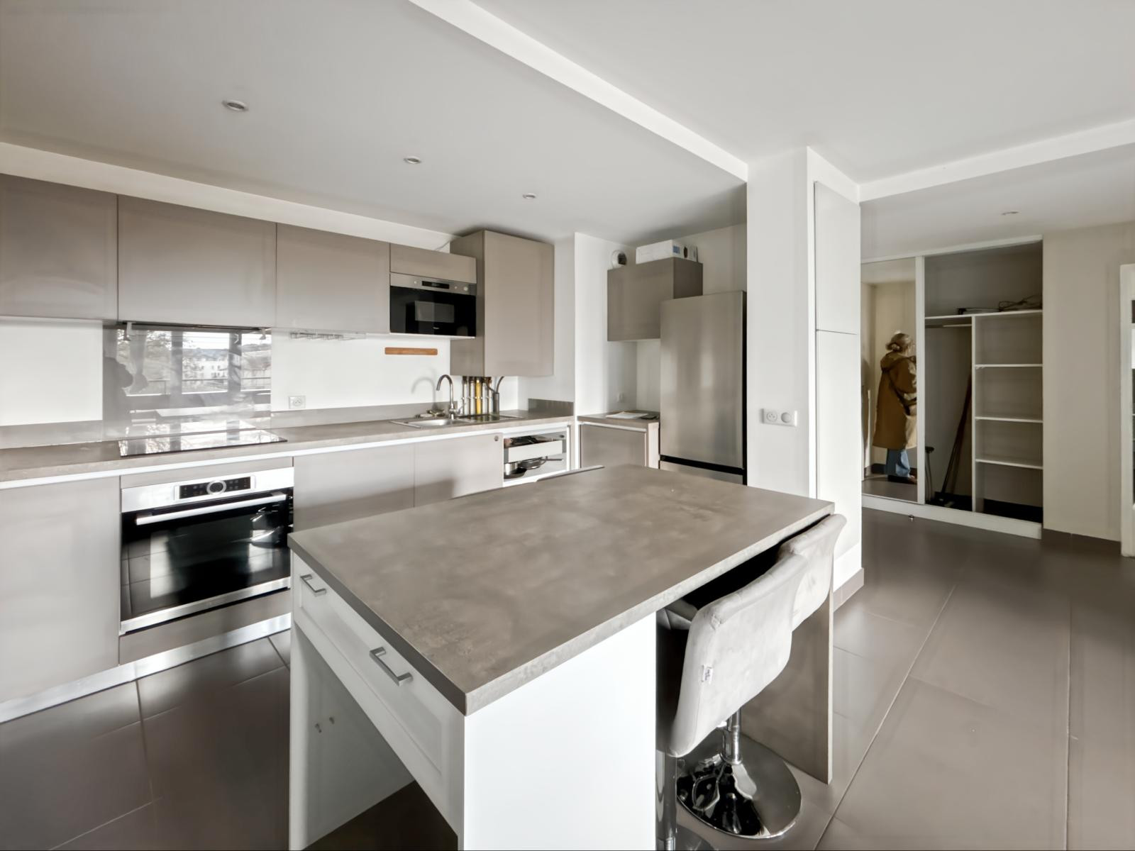 
                                                Location
                                                 Bel appartement 2 pièces