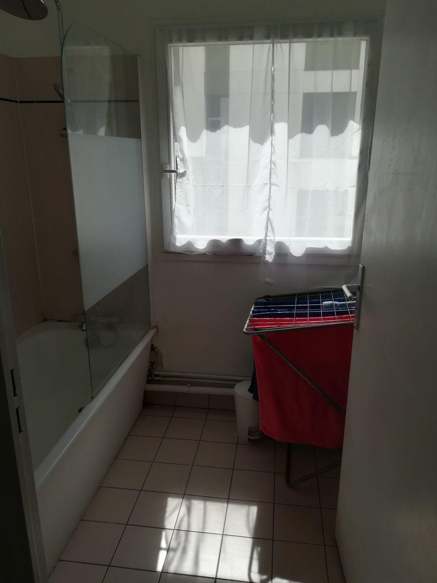 
                                                Location
                                                 Bel appartement 3P meublé 66m² à Asnières