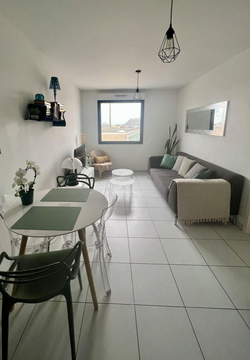 
                                                Location
                                                 Bel appartement 3P meublé à Metz Ste Thérèse