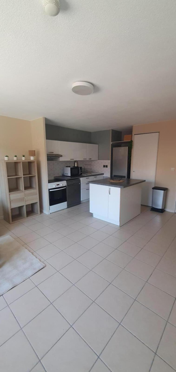 
                                                Location
                                                 Bel appartement 50m2 - balcon/garage -Villeurbanne