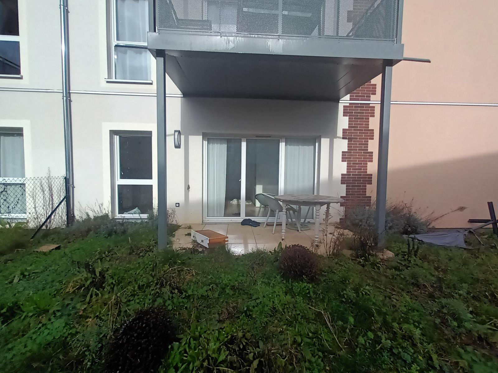 
                                                Location
                                                 Bel appartement avec jardin