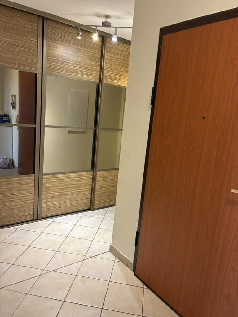 
                                                Location
                                                 Bel appartement avec une vue sur la plan d'eau