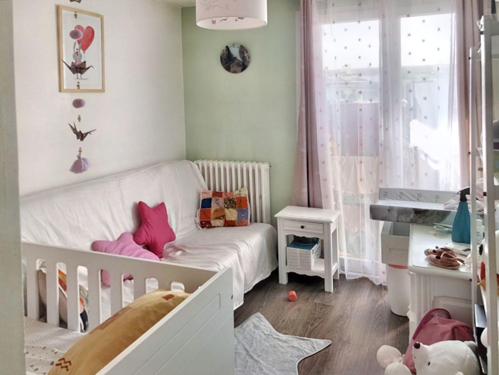 
                                                Location
                                                 Bel appartement - chambres avec balcon