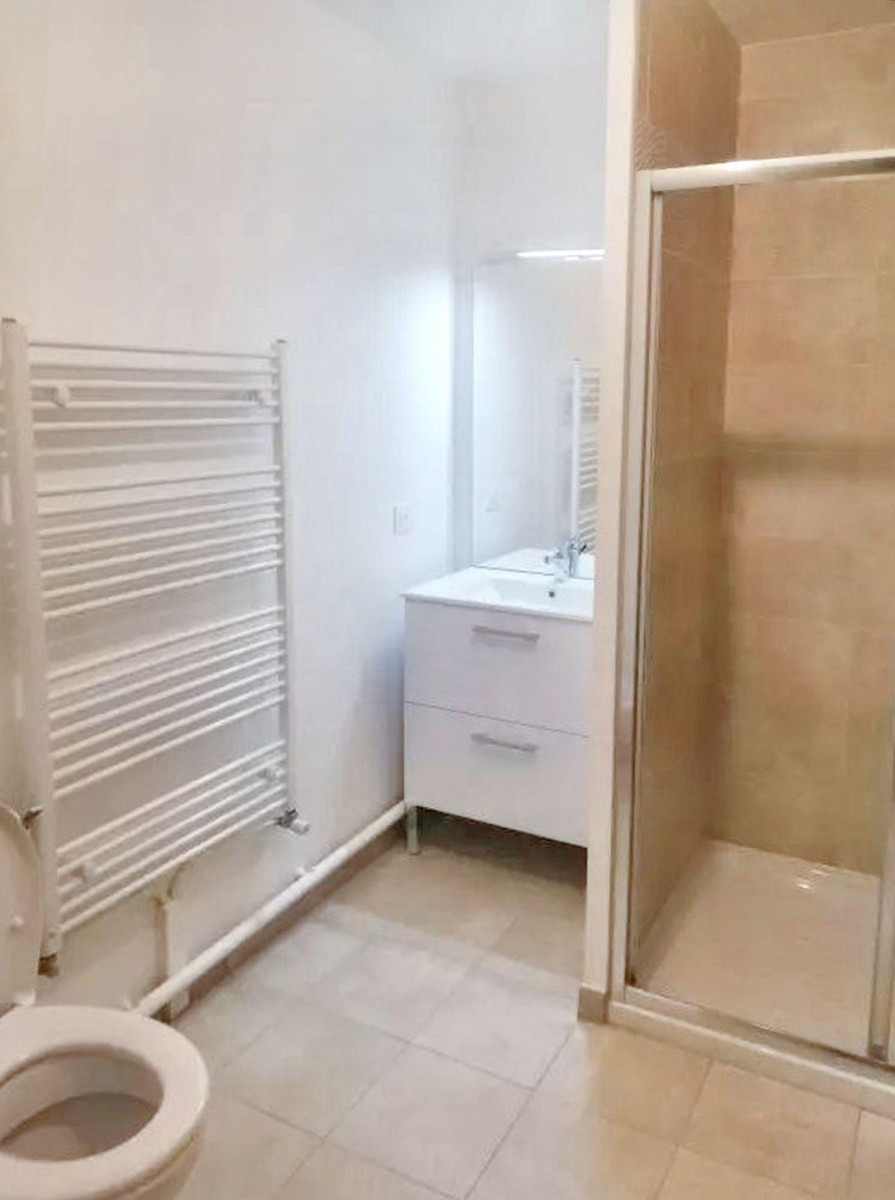 
                                                Location
                                                 Bel appartement dans une résidence neuve