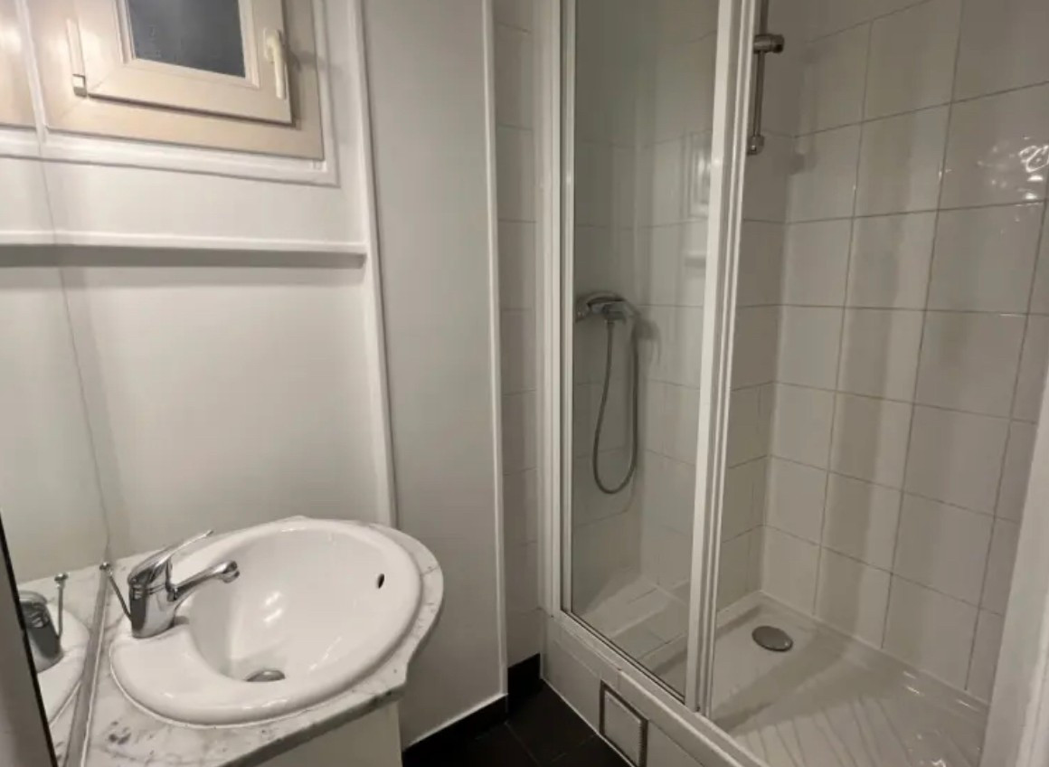 
                                                Location
                                                 Bel appartement de 3 pièces