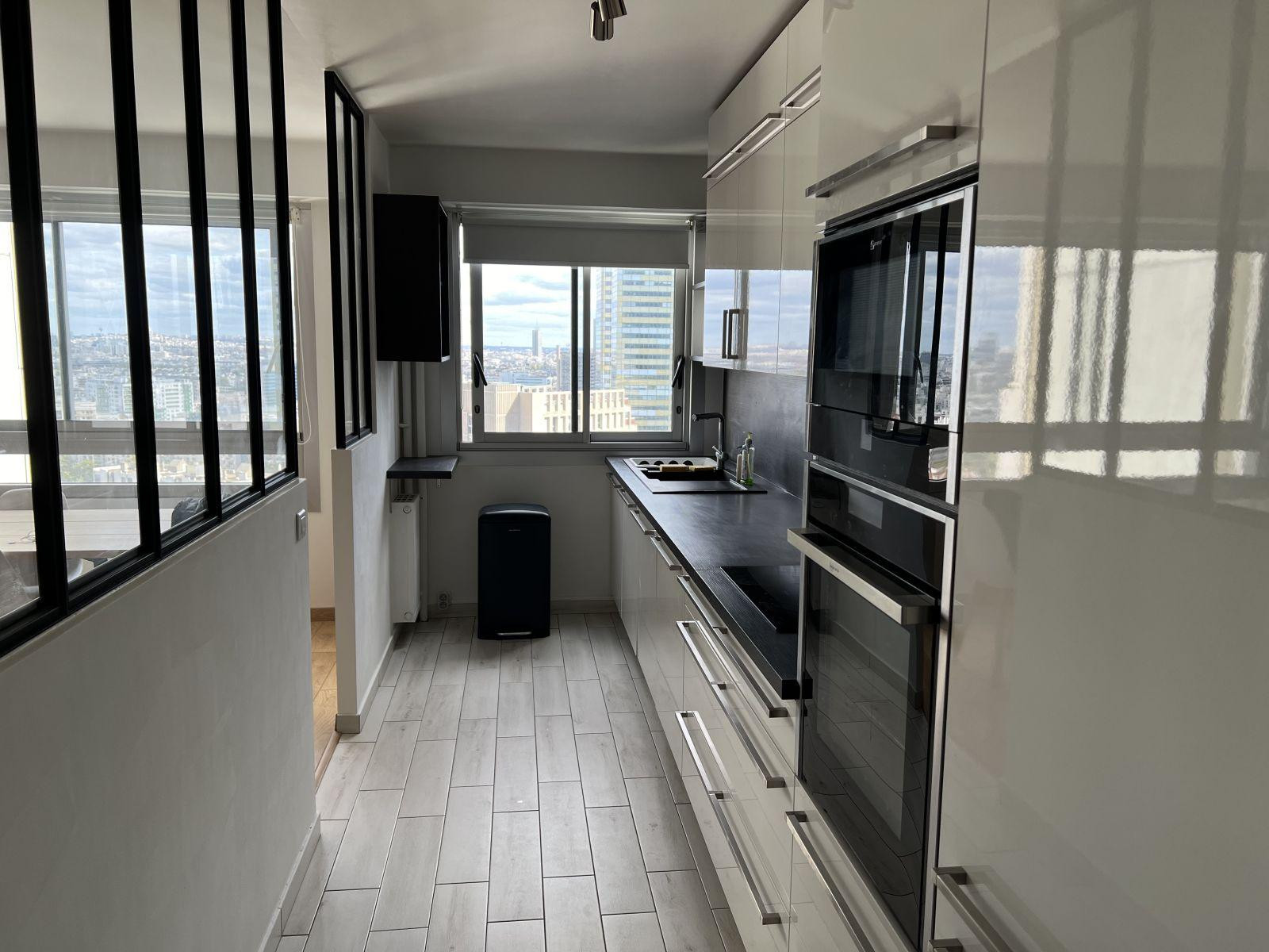 
                                                Location
                                                 Bel Appartement de 5 pièce à la Défense