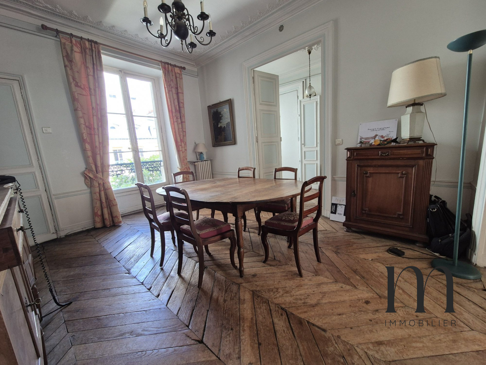 
                                                Viager
                                                 Bel appartement de réception 4 pièces en viager