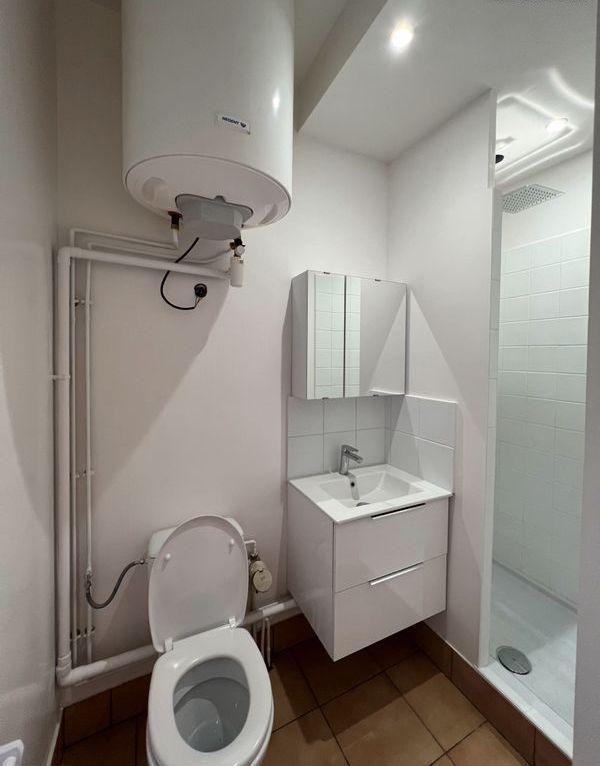
                                                Location
                                                 Bel appartement deux pièces rénové
