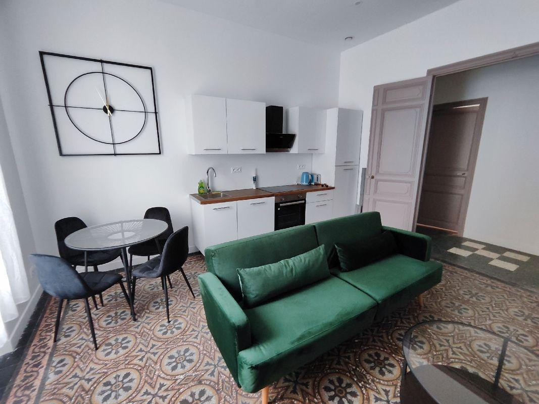 
                                                Location
                                                 Bel appartement entièrement meublé, idéal coloc