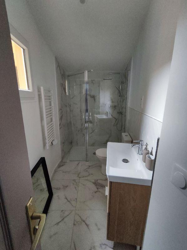 
                                                Location
                                                 Bel appartement entièrement meublé, idéal coloc