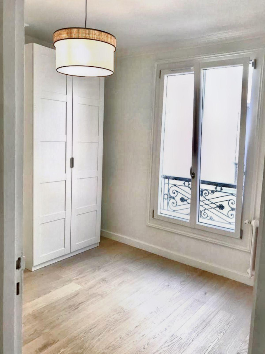 
                                                Location
                                                 Bel appartement entièrement refait à neuf !