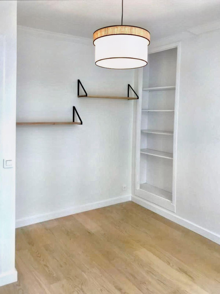 
                                                Location
                                                 Bel appartement entièrement refait à neuf !