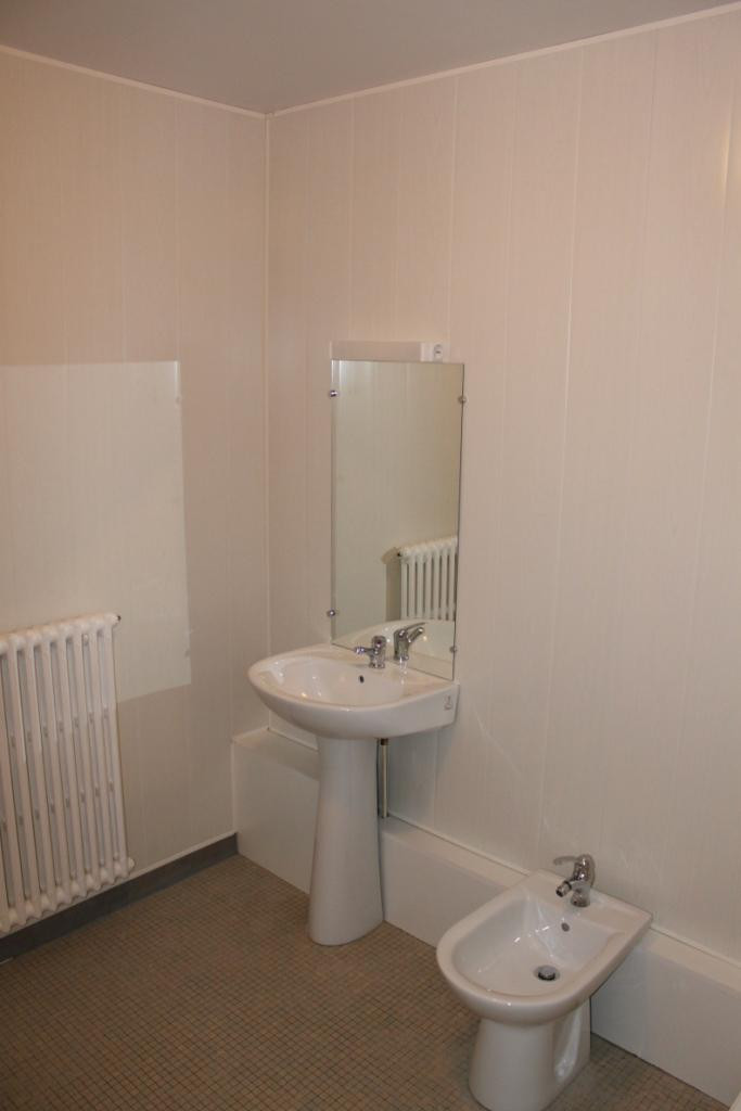 
                                                Location
                                                 BEL APPARTEMENT F3 BIEN SITUE LA CHARITE SUR LOIRE