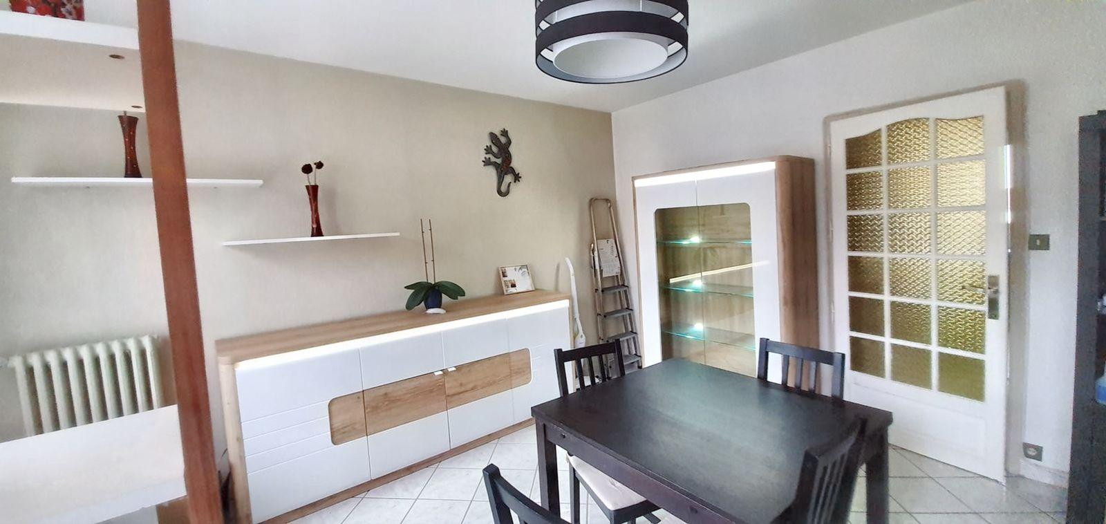 
                                                Location
                                                 Bel appartement F3 tout équipé