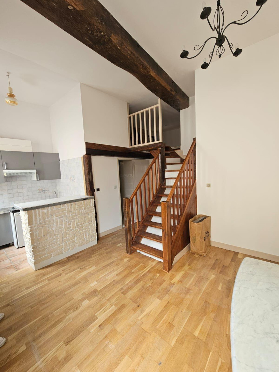 
                                                Location
                                                 Bel appartement hypercentre, au calme