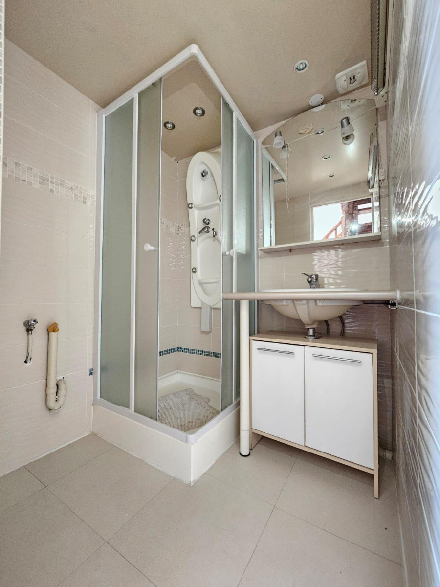 
                                                Location
                                                 Bel appartement hypercentre, au calme