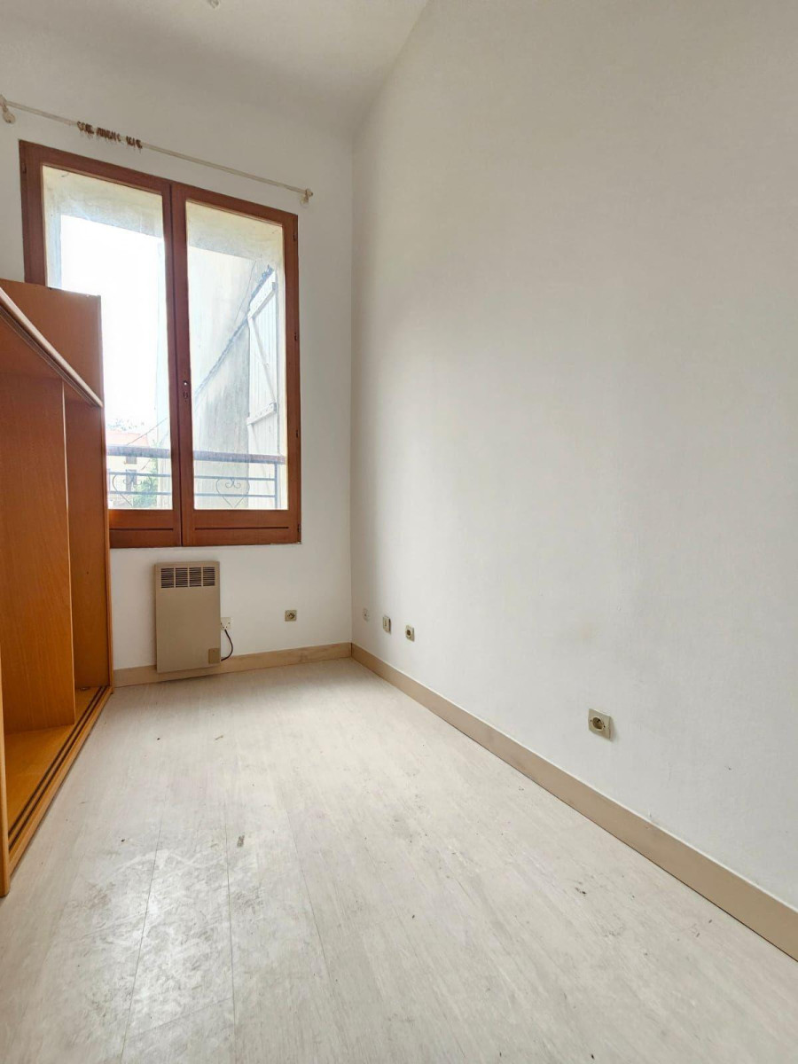 
                                                Location
                                                 Bel appartement hypercentre, au calme