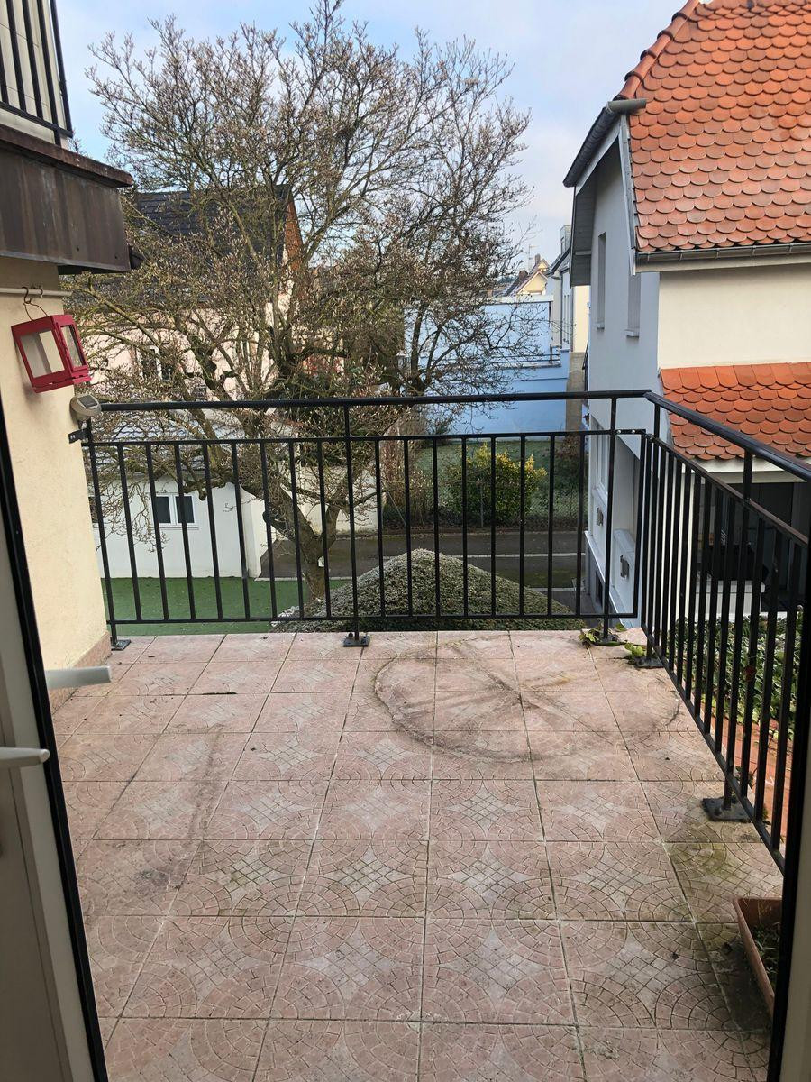
                                                Location
                                                 Bel appartement lumineux dans quartier résidentiel