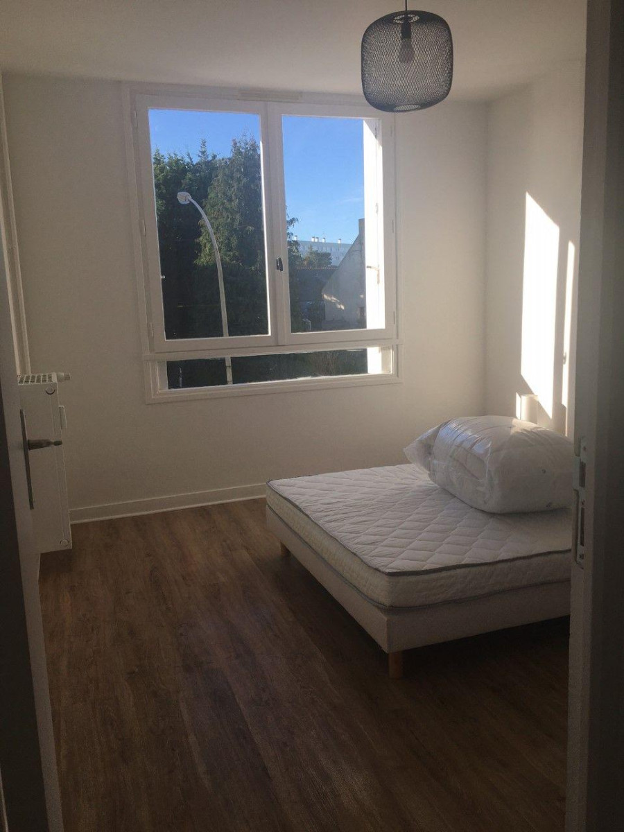 
                                                Location
                                                 Bel appartement lumineux, meublé