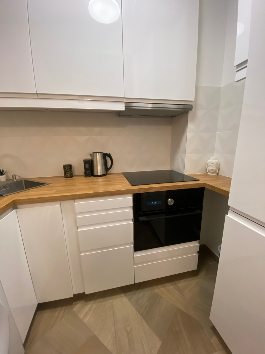 
                                                Location
                                                 Bel appartement lumineux sans vis-à-vis (loyer tout inclus)