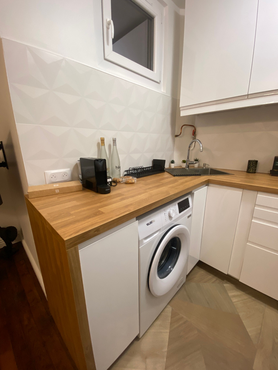 
                                                Location
                                                 Bel appartement lumineux sans vis-à-vis (loyer tout inclus)