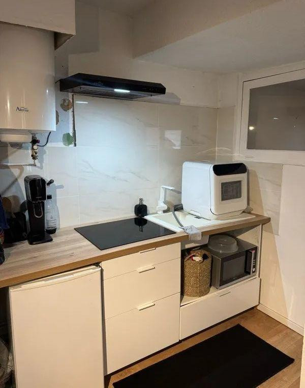 
                                                Location
                                                 Bel appartement meublé 25m² refait à neuf