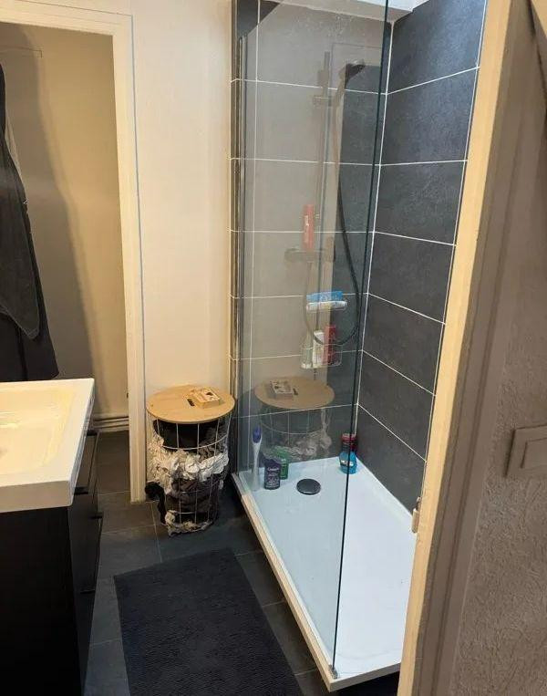 
                                                Location
                                                 Bel appartement meublé 25m² refait à neuf