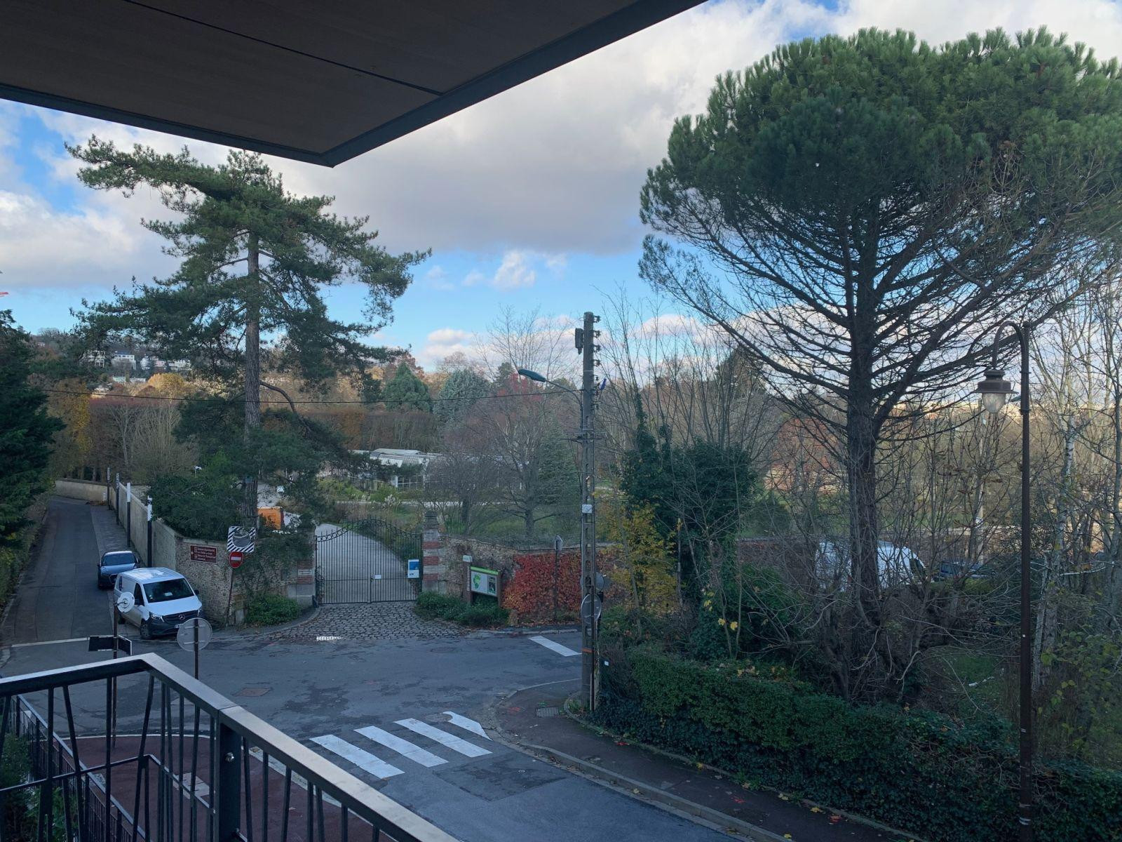 
                                                Location
                                                 Bel appartement meublé de 2 pièces très lumineux