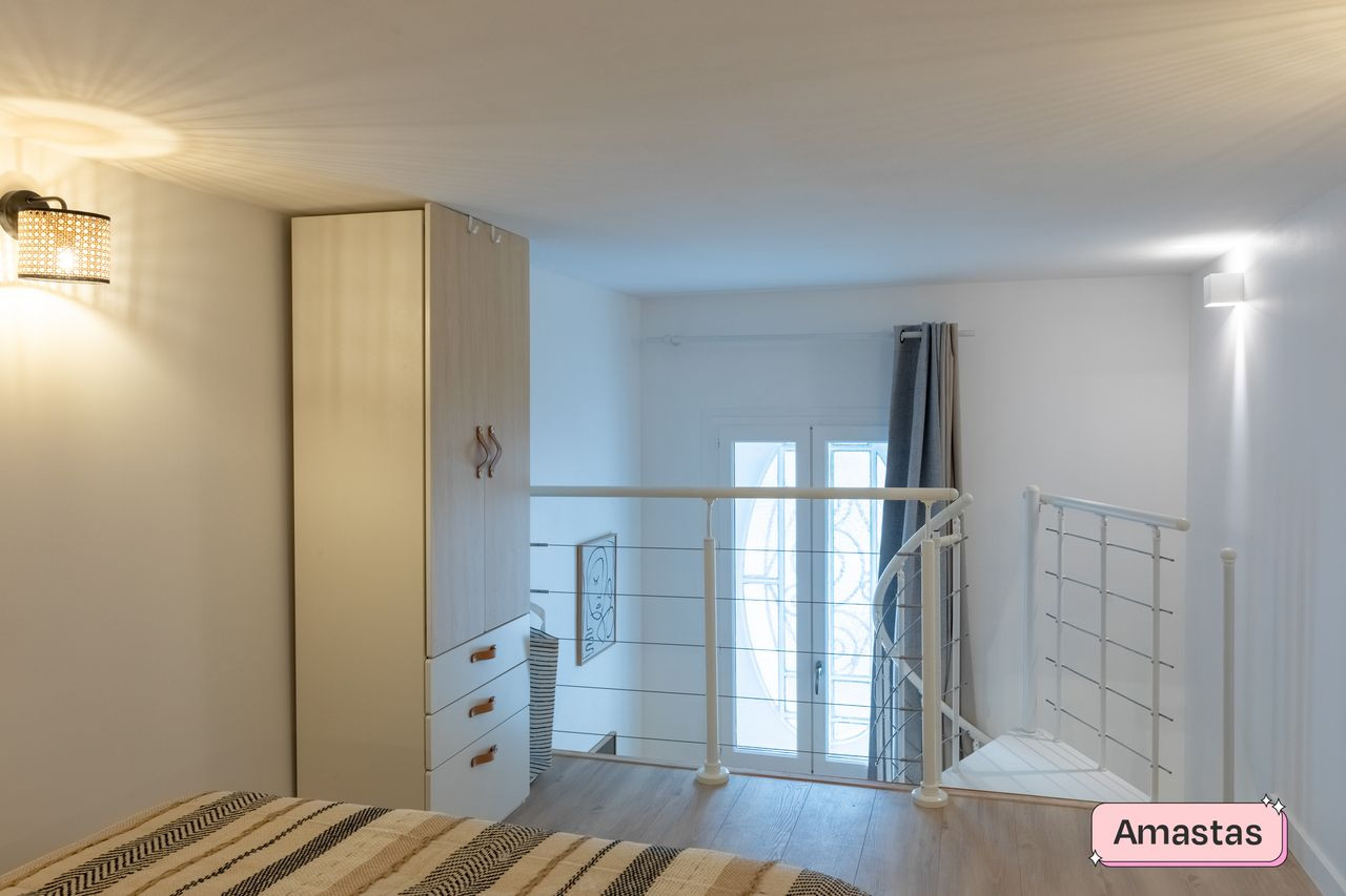 
                                                Location
                                                 Bel appartement meublé design et neuf, Lyon.