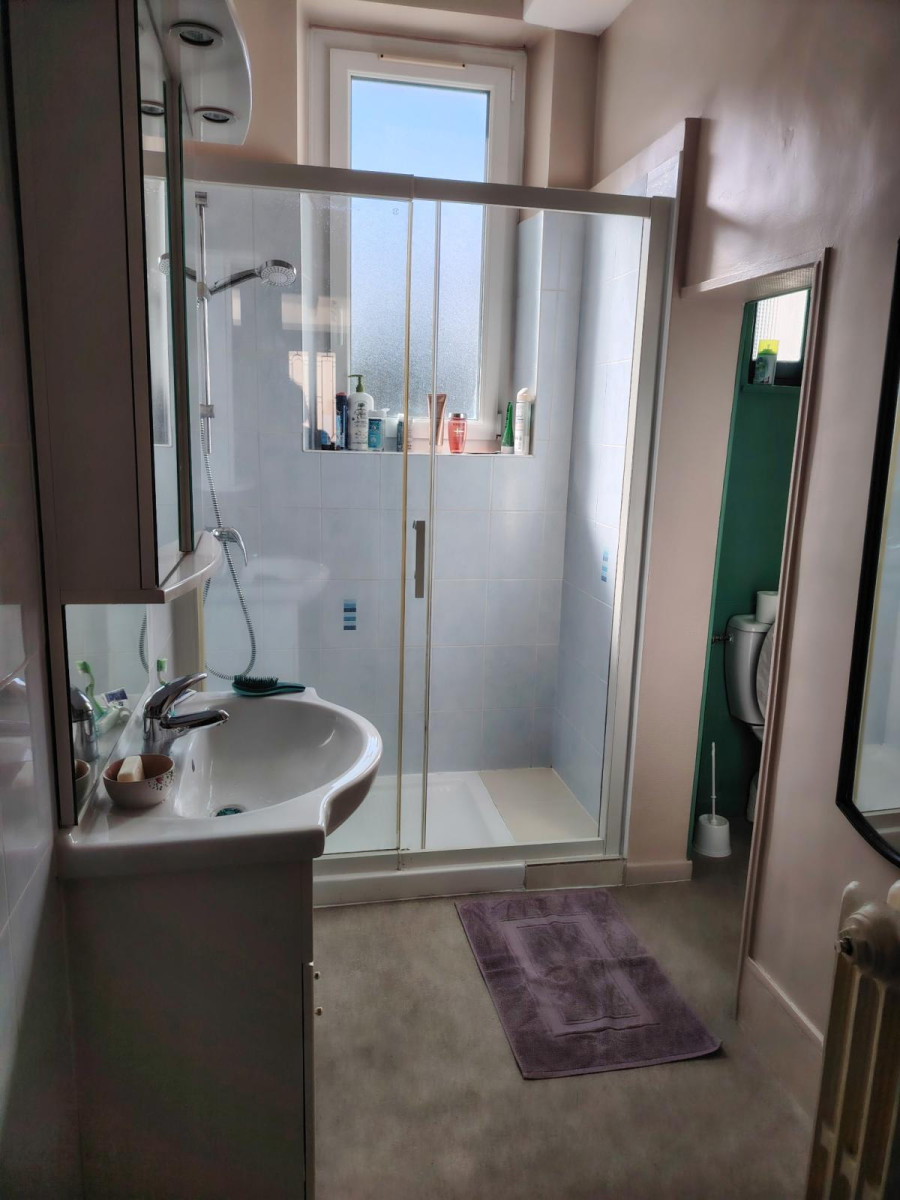 
                                                Location
                                                 Bel appartement meublé lumineux.