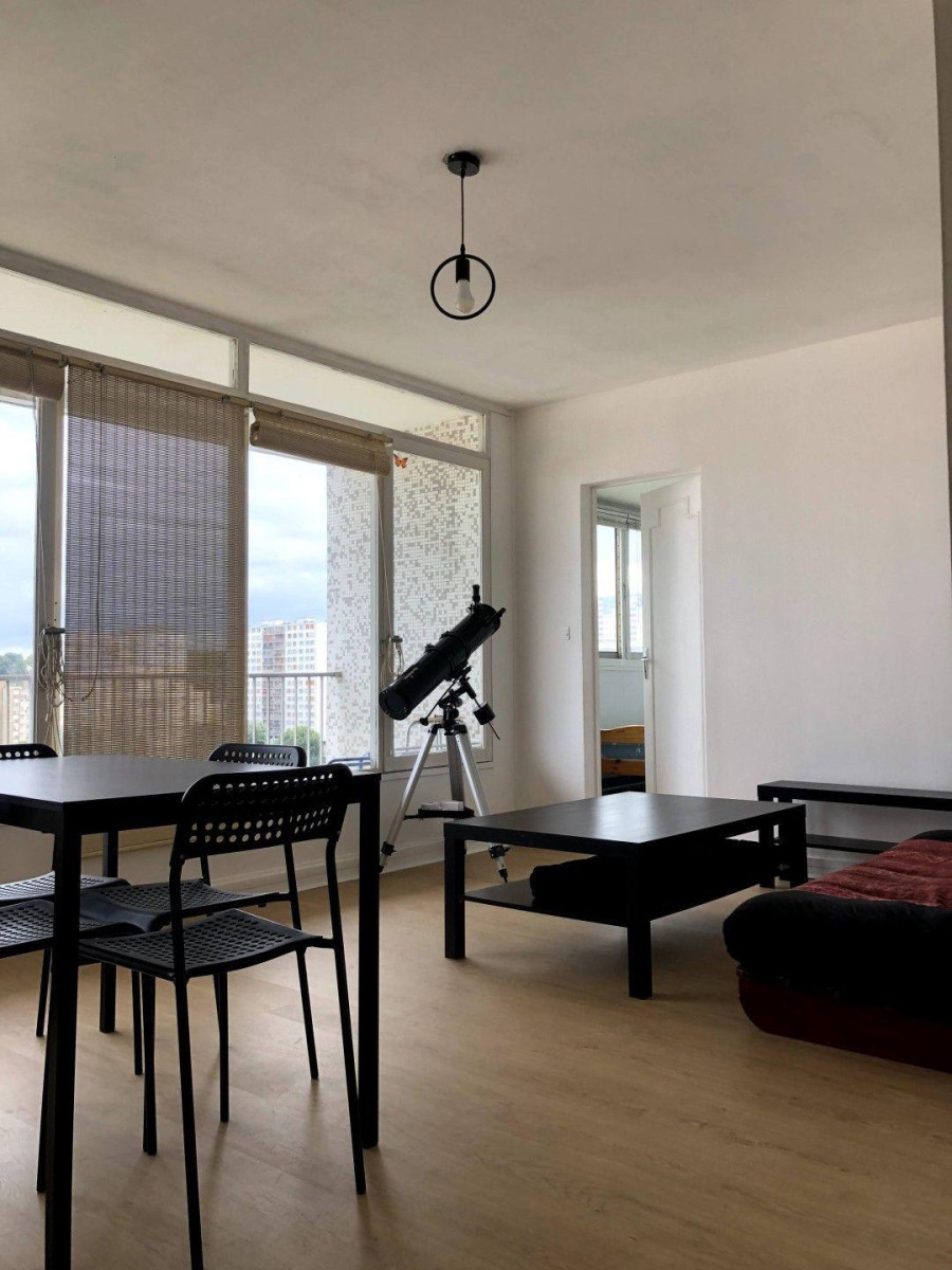 
                                                Location
                                                 Bel appartement meublé sécurisé
