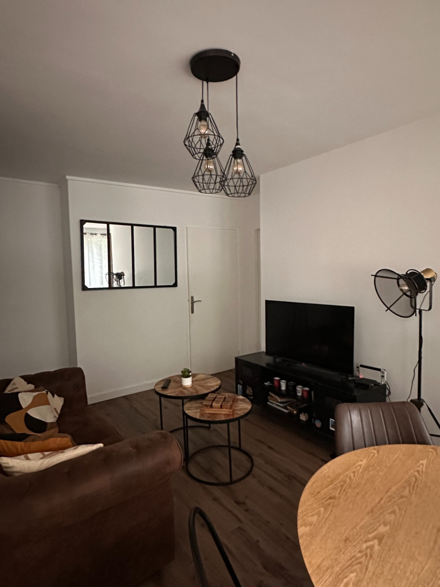
                                                Location
                                                 Bel appartement meublé T3 54.08m² à GRENOBLE