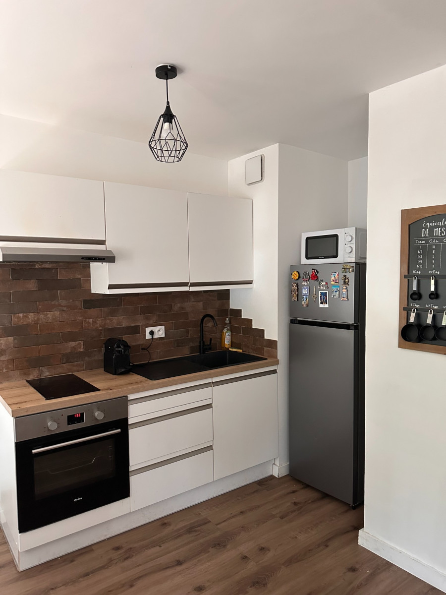 
                                                Location
                                                 Bel appartement meublé T3 54.08m² à GRENOBLE