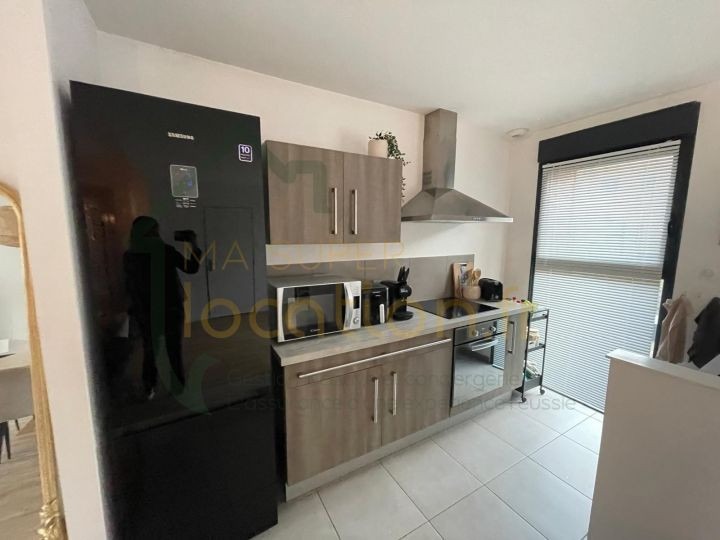 
                                                Location
                                                 Bel appartement moderne de 84m2