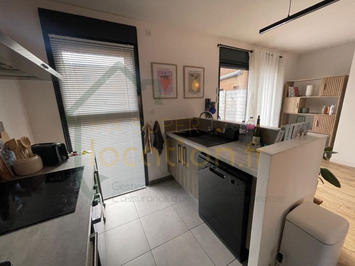 
                                                Location
                                                 Bel appartement moderne de 84m2