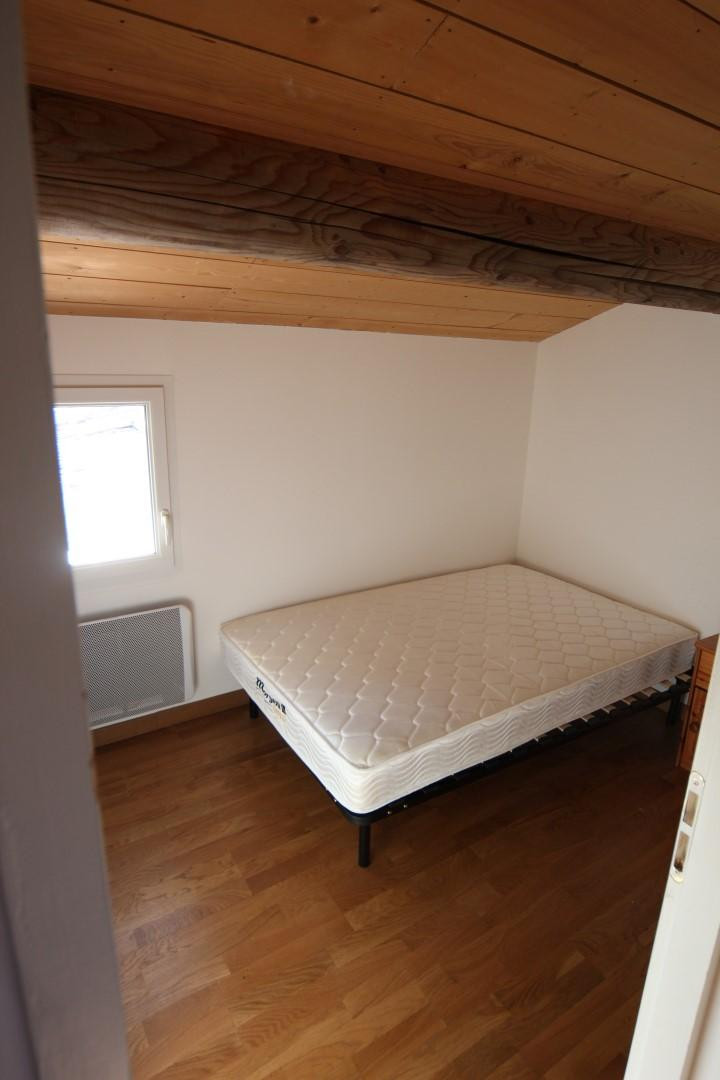 
                                                Location
                                                 Bel appartement parquet et poutres apparentes