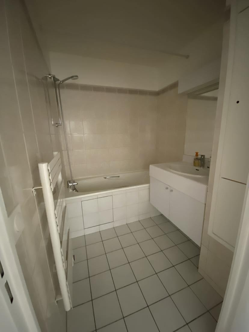 
                                                Location
                                                 Bel appartement refait à neuf