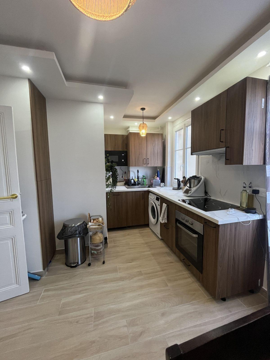 
                                                Location
                                                 Bel appartement rénové agréable et fonctionnel