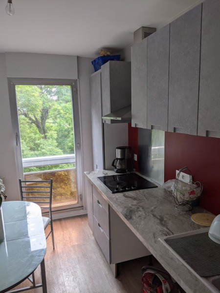 
                                                Vente
                                                 Bel appartement rénové dans un parc arboré