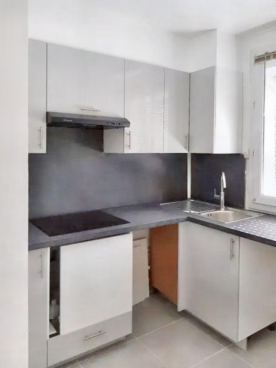 
                                                Location
                                                 Bel appartement rénové, ensoleillé et lumineux