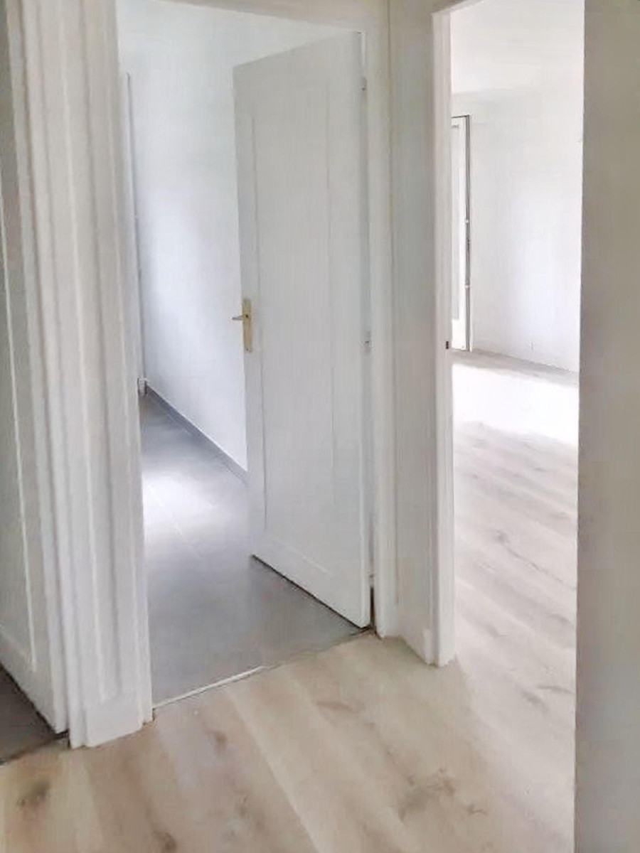 
                                                Location
                                                 Bel appartement rénové, ensoleillé et lumineux