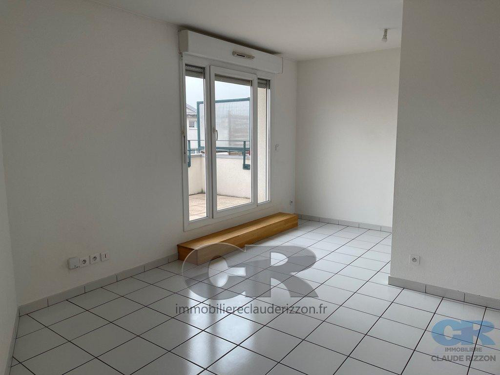 
                                                Location
                                                 Bel appartement T2  avec box en sous-sol