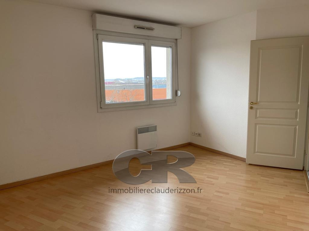 
                                                Location
                                                 Bel appartement T2  avec box en sous-sol