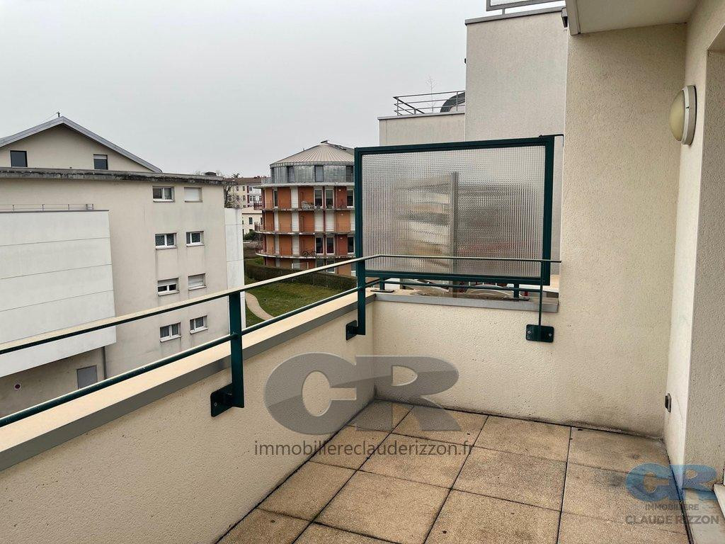 
                                                Location
                                                 Bel appartement T2  avec box en sous-sol