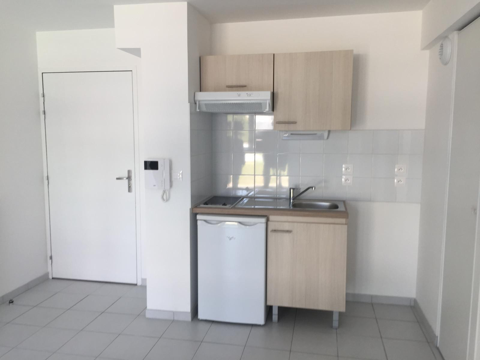 
                                                Location
                                                 Bel appartement T2 de 40 m²   avec parking