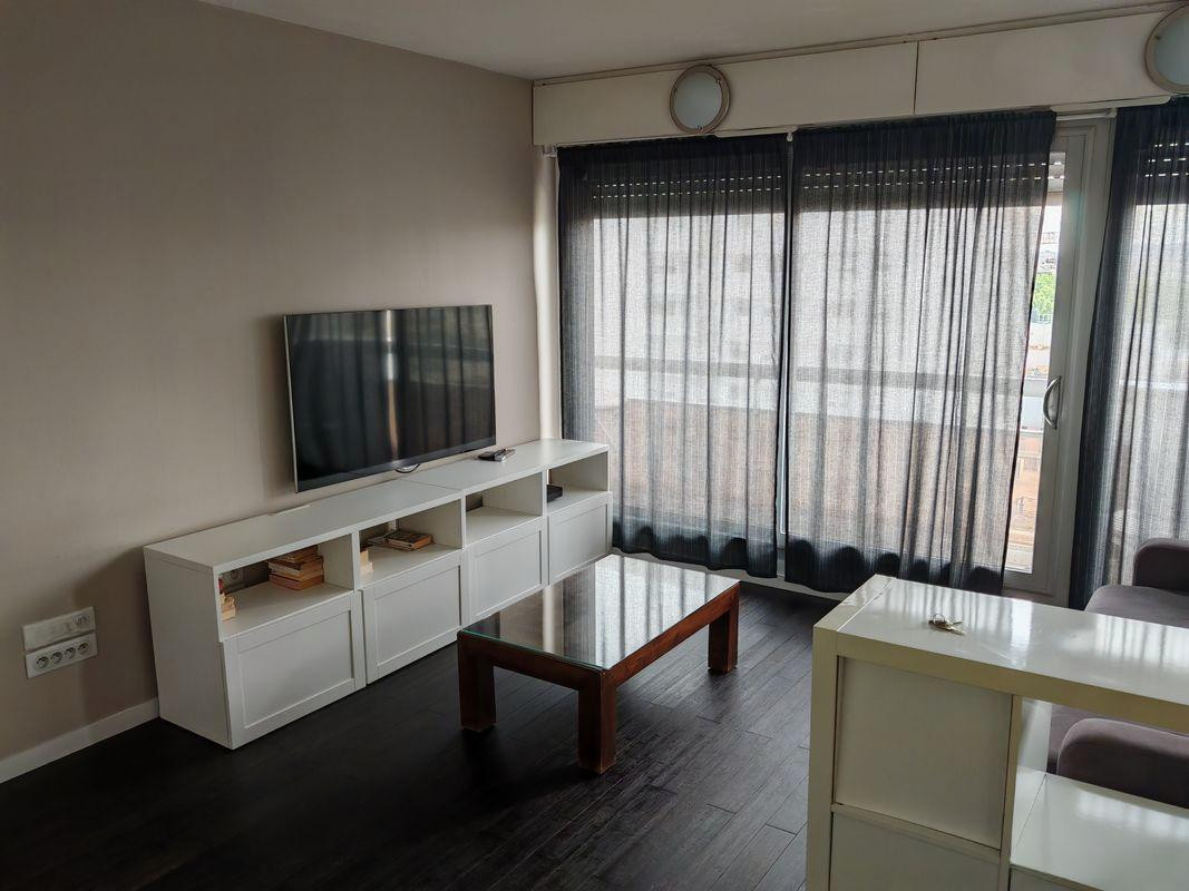 
                                                Location
                                                 Bel appartement T2 meublé vue sur seine