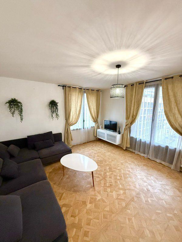 
                                                Location
                                                 Bel appartement T3 73m²  La Joliette