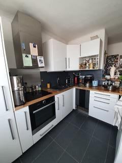 
                                                Location
                                                 Bel appartement T3 dans quartier tranquille
