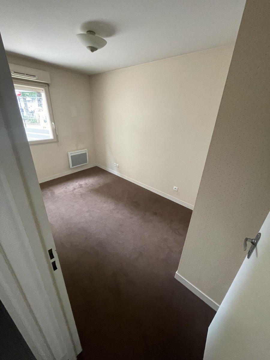 
                                                Location
                                                 Bel appartement T3 dans résidence avec parking.