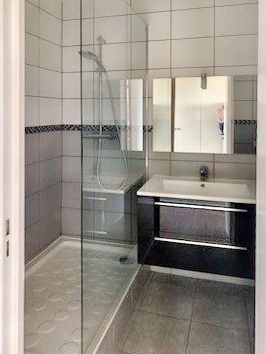 
                                                Location
                                                 Bel appartement T3 traversant et lumineux
